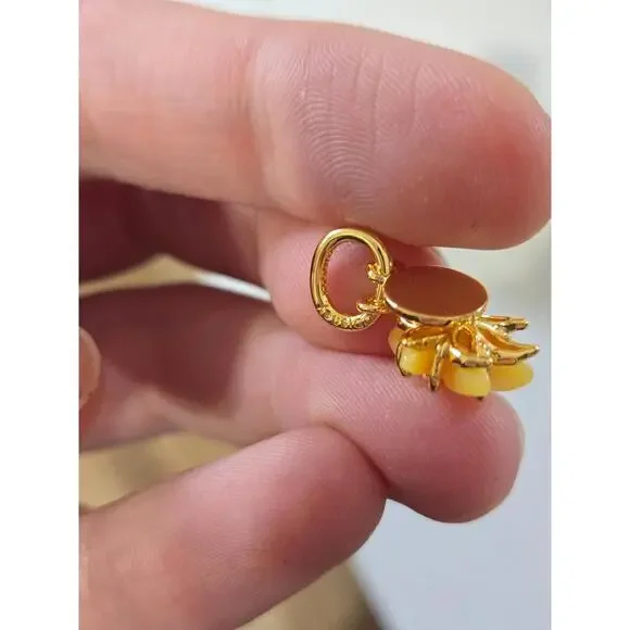 Pandora Disney Parks Gold and Yellow Charm
Not authentic - Picture 5 of 5